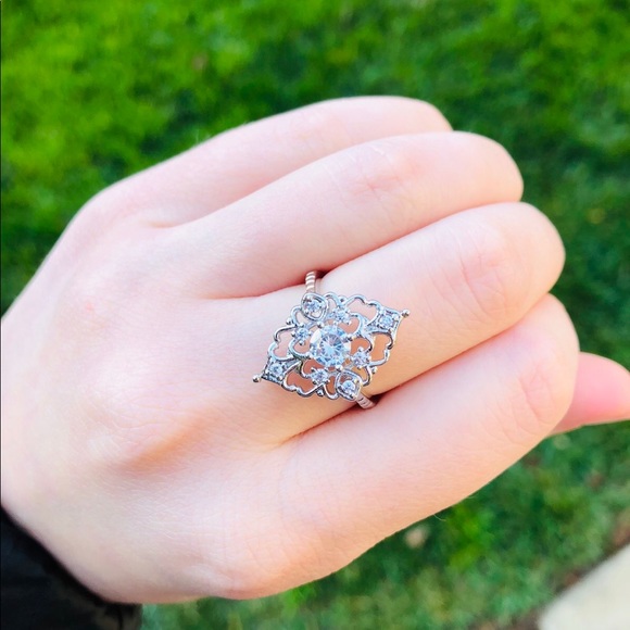 Antique Sterling Silver Ring - Picture 4 of 8